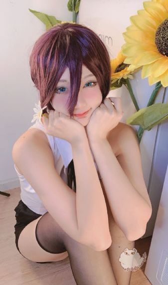 不扣钮的女孩在线