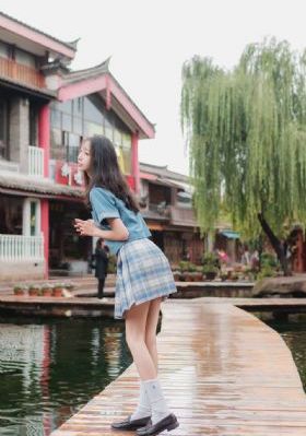 美女脱得一光二净的全身视频